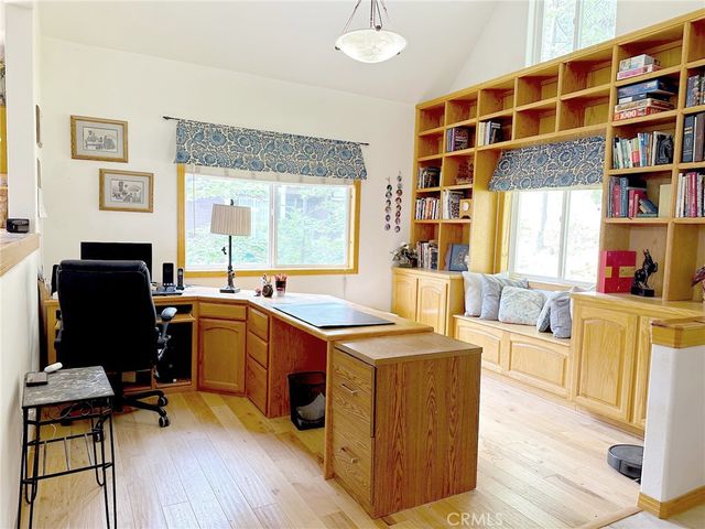 292 N Fairway, Lake Arrowhead, CA 92352