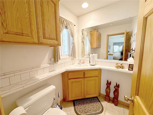 292 N Fairway, Lake Arrowhead, CA 92352