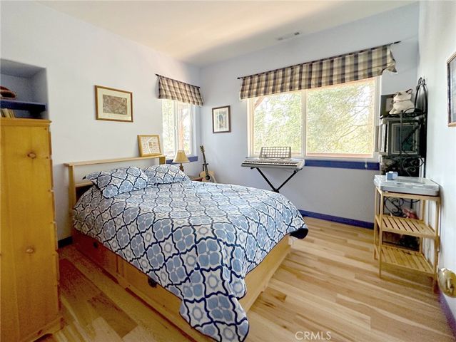 292 N Fairway, Lake Arrowhead, CA 92352