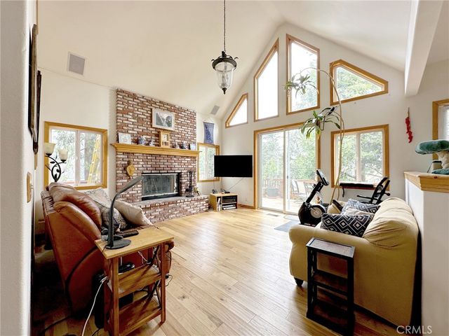 292 N Fairway, Lake Arrowhead, CA 92352