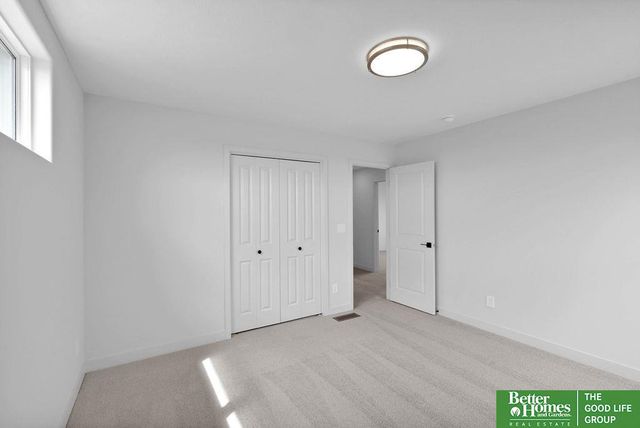 10212 S 191st Street, Omaha, NE 68136