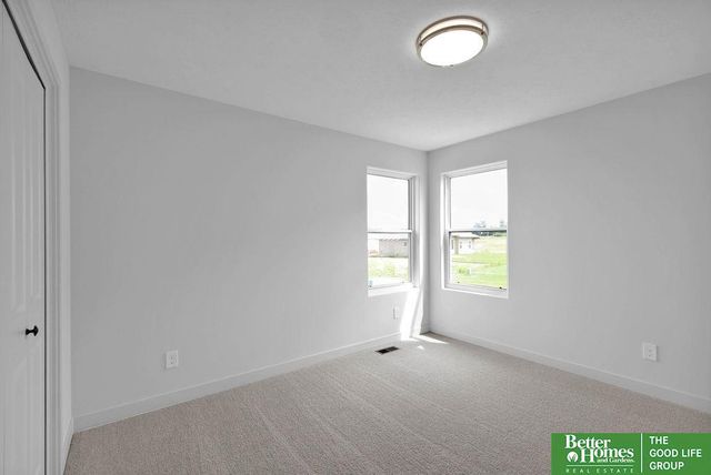 10212 S 191st Street, Omaha, NE 68136
