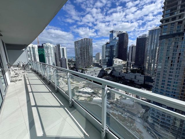 92 SW 3rd St 3304, Miami, FL 33130
