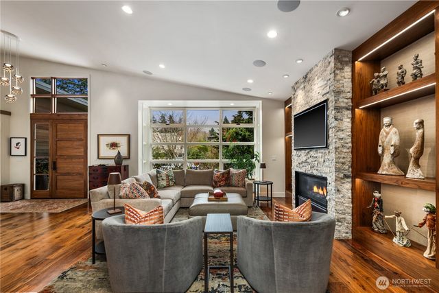 1437 Broadmoor Drive E, Seattle, WA 98112