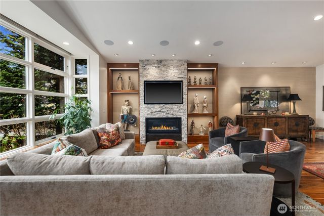 1437 Broadmoor Drive E, Seattle, WA 98112