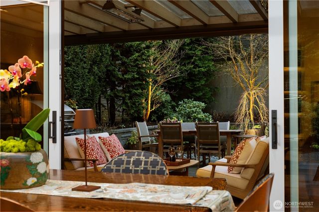 1437 Broadmoor Drive E, Seattle, WA 98112