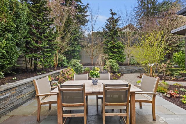 1437 Broadmoor Drive E, Seattle, WA 98112