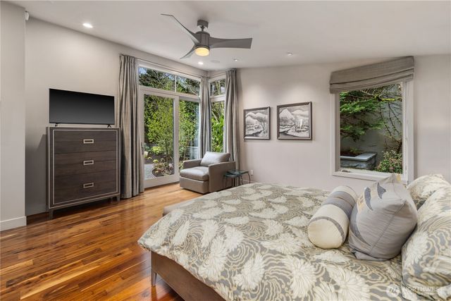 1437 Broadmoor Drive E, Seattle, WA 98112