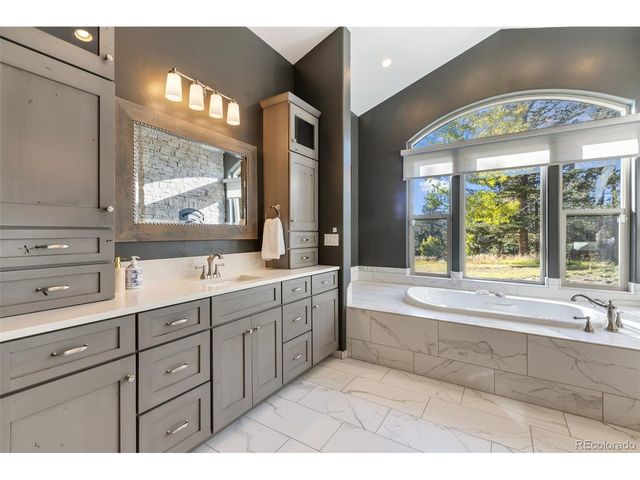 1125 Highlands Ct, Woodland Park, CO 80863