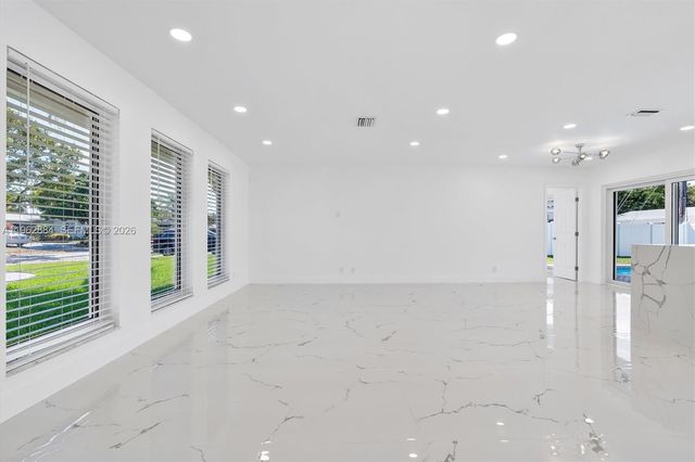 5711 NE 20th Ter, Fort Lauderdale, FL 33308