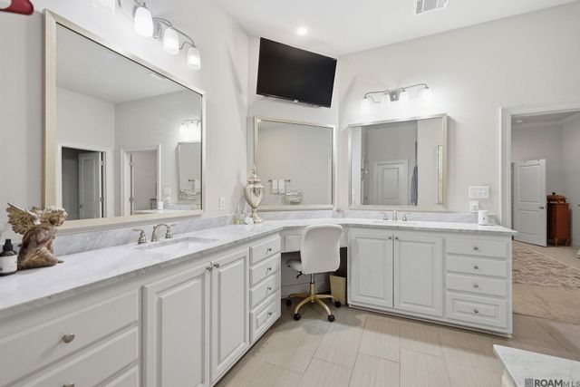 15668 Green Trails Blvd, Baton Rouge, LA 70817