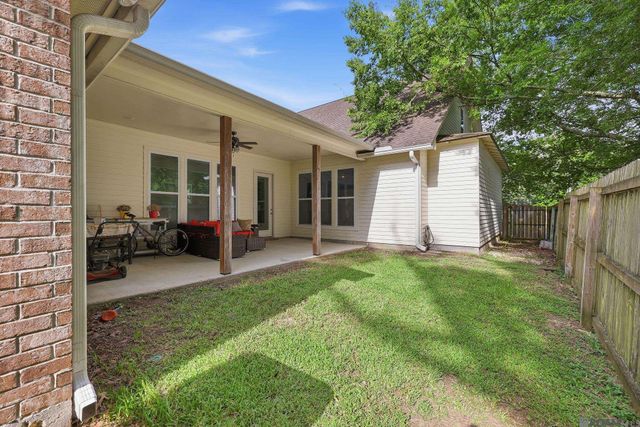 15668 Green Trails Blvd, Baton Rouge, LA 70817