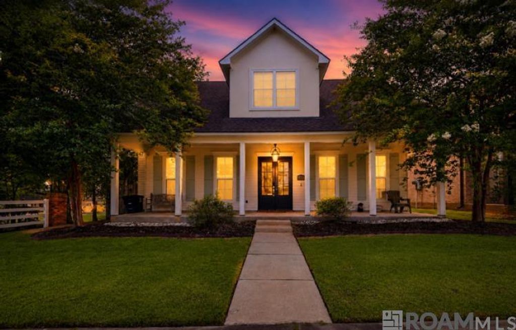 15668 Green Trails Blvd, Baton Rouge, LA 70817