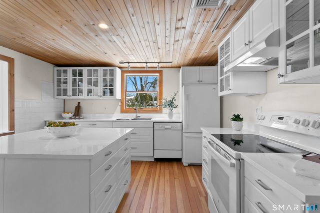 110 Alden Street, Fairfield, CT 06824