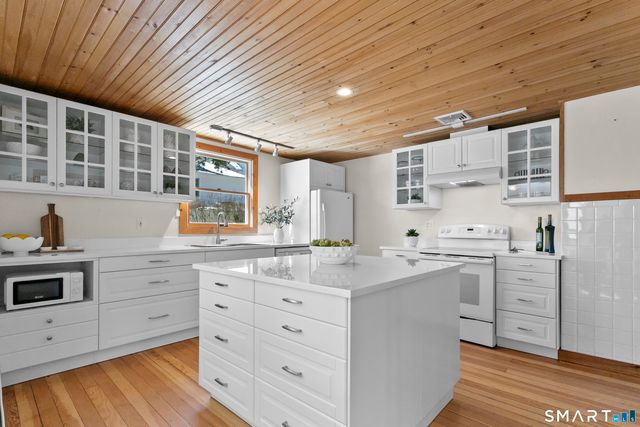 110 Alden Street, Fairfield, CT 06824