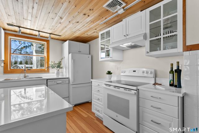 110 Alden Street, Fairfield, CT 06824