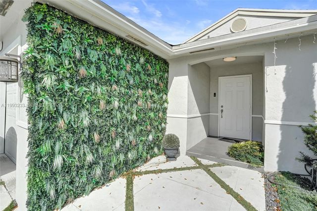 372 W Riverbend Drive, Sunrise, FL 33326