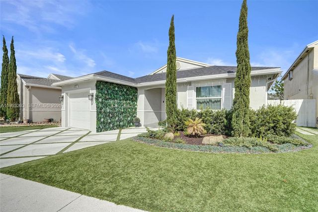 372 W Riverbend Drive, Sunrise, FL 33326