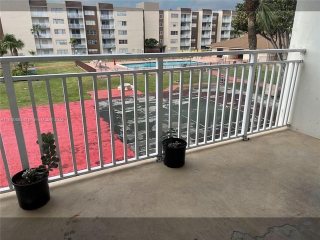 6940 Miami Gardens Dr 1-329, Hialeah, FL 33015