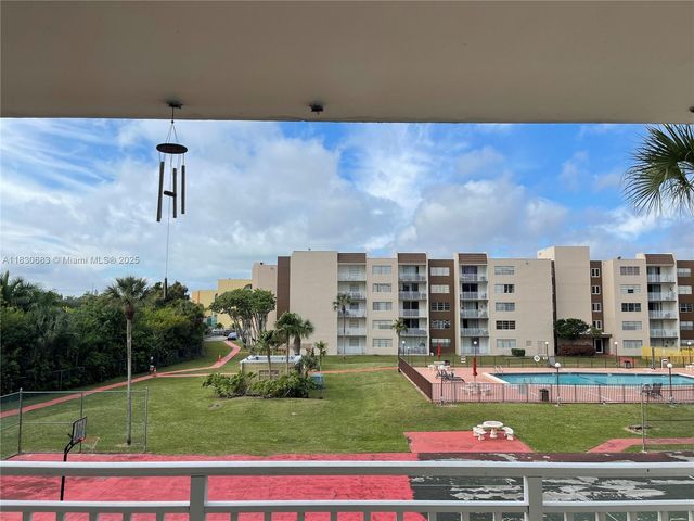 6940 Miami Gardens Dr 1-329, Hialeah, FL 33015