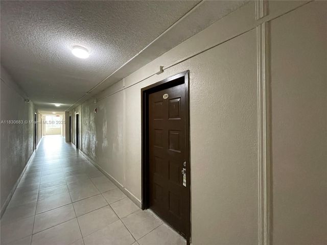 6940 Miami Gardens Dr 1-329, Hialeah, FL 33015