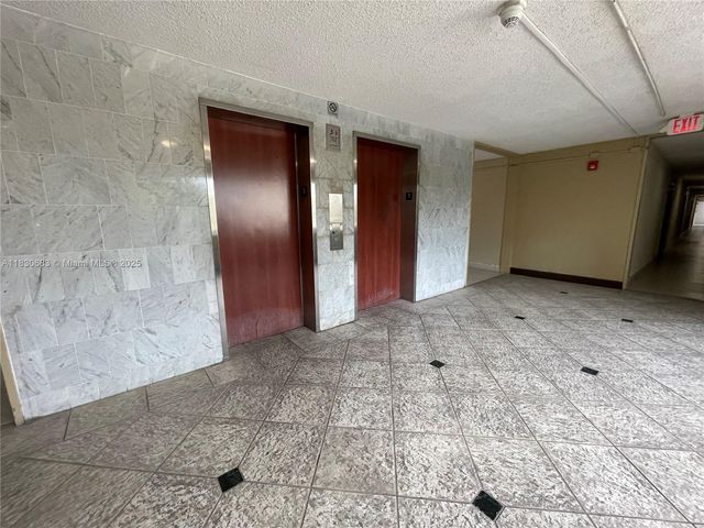 6940 Miami Gardens Dr 1-329, Hialeah, FL 33015