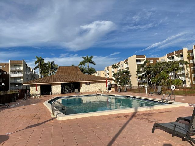 6940 Miami Gardens Dr 1-329, Hialeah, FL 33015