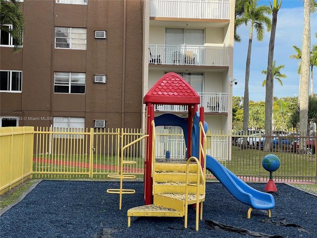 6940 Miami Gardens Dr 1-329, Hialeah, FL 33015