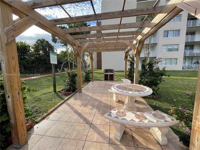 6940 Miami Gardens Dr 1-329, Hialeah, FL 33015