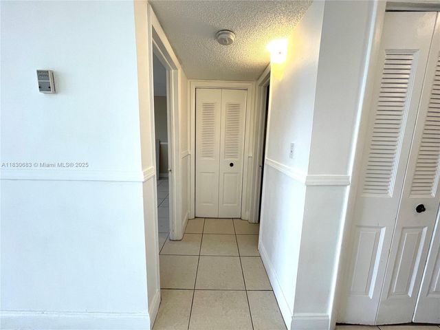 6940 Miami Gardens Dr 1-329, Hialeah, FL 33015