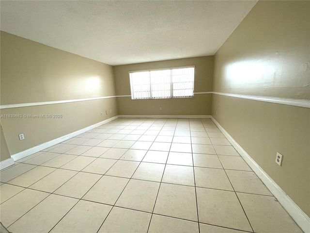 6940 Miami Gardens Dr 1-329, Hialeah, FL 33015