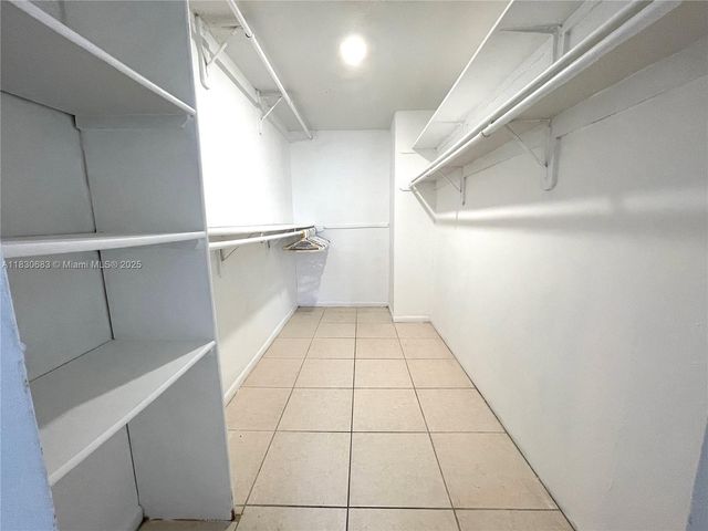 6940 Miami Gardens Dr 1-329, Hialeah, FL 33015