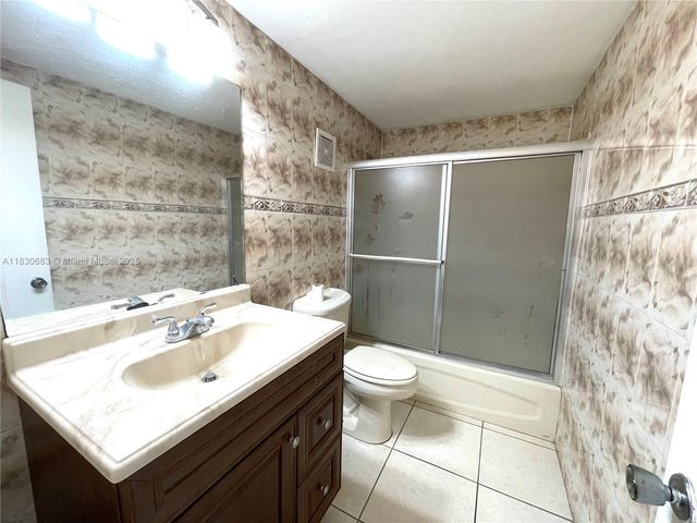 6940 Miami Gardens Dr 1-329, Hialeah, FL 33015