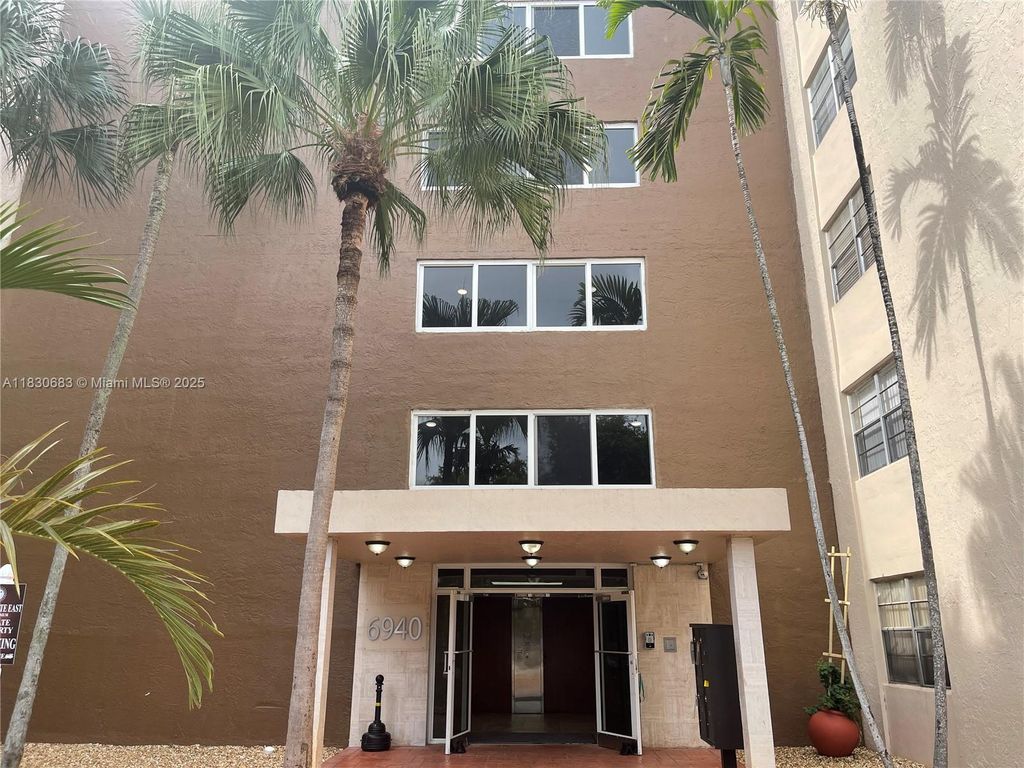 6940 Miami Gardens Dr 1-329, Hialeah, FL 33015
