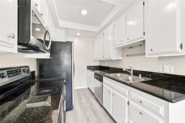 2015 Bataan 105, Redondo Beach, CA 90278