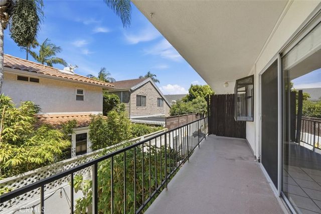 2015 Bataan 105, Redondo Beach, CA 90278