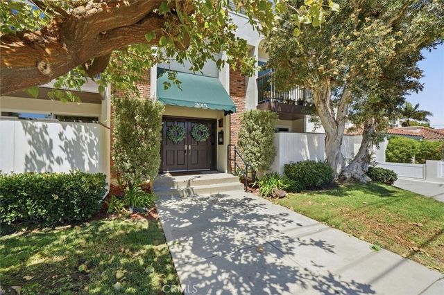 2015 Bataan 105, Redondo Beach, CA 90278