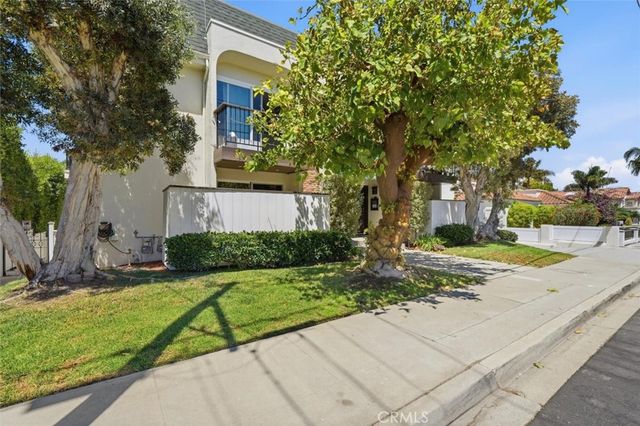 2015 Bataan 105, Redondo Beach, CA 90278