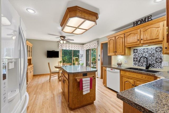 214 WOODBURY Circle, Council Bluffs, IA 51503
