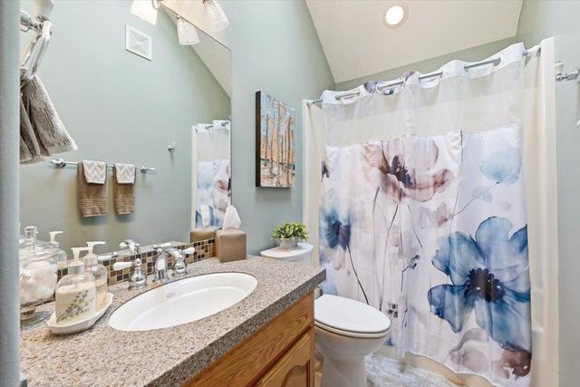 214 WOODBURY Circle, Council Bluffs, IA 51503