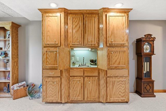 214 WOODBURY Circle, Council Bluffs, IA 51503