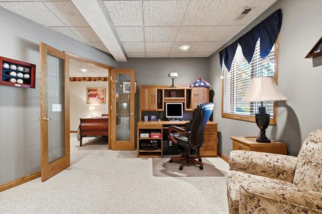 214 WOODBURY Circle, Council Bluffs, IA 51503