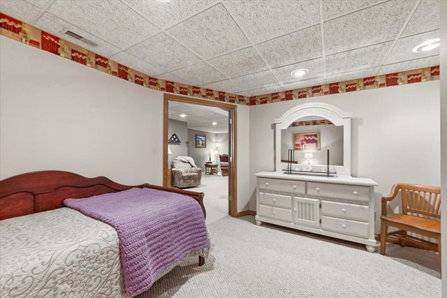214 WOODBURY Circle, Council Bluffs, IA 51503