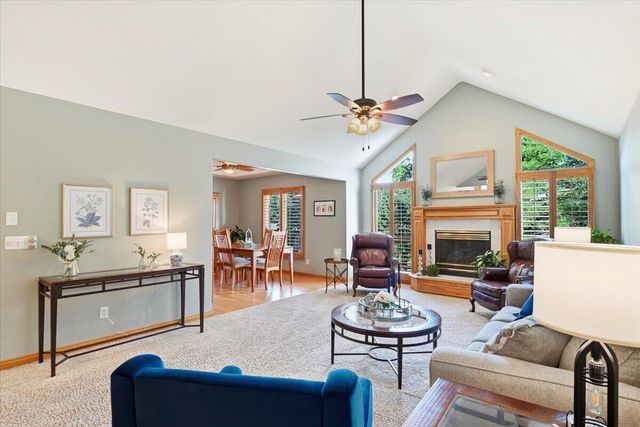 214 WOODBURY Circle, Council Bluffs, IA 51503