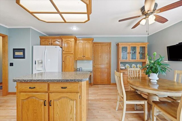214 WOODBURY Circle, Council Bluffs, IA 51503