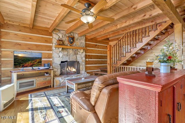 319 Ivy Wood Lane, Mountain City, TN 37683