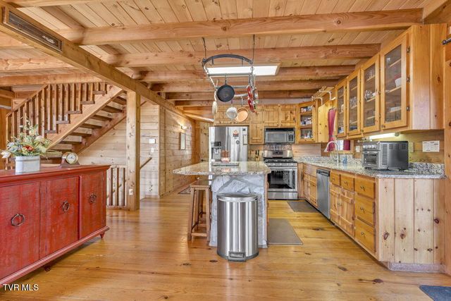 319 Ivy Wood Lane, Mountain City, TN 37683