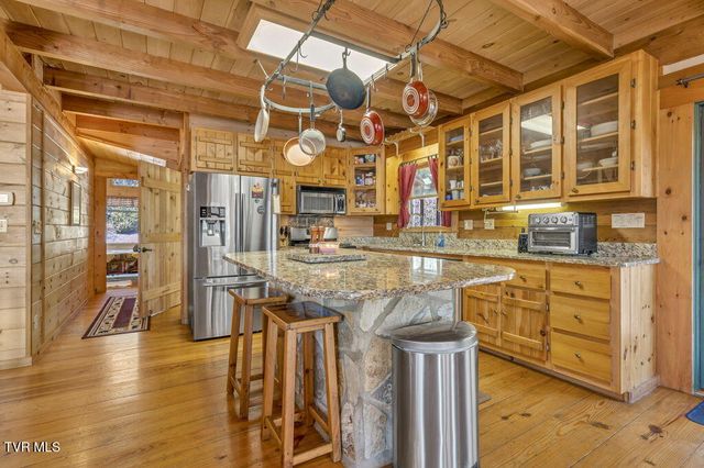 319 Ivy Wood Lane, Mountain City, TN 37683