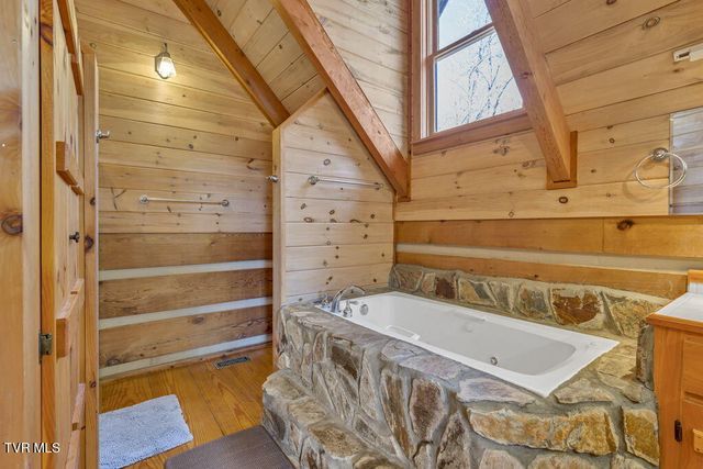 319 Ivy Wood Lane, Mountain City, TN 37683