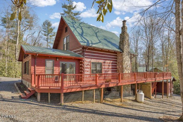 319 Ivy Wood Lane, Mountain City, TN 37683